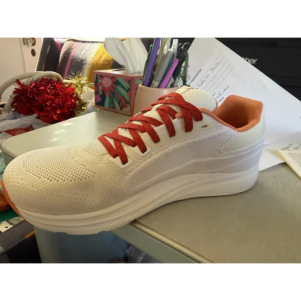 New in box White and red Altra M Escalante 3 Men's Size 9 Women's 10 ALOA7R6M110